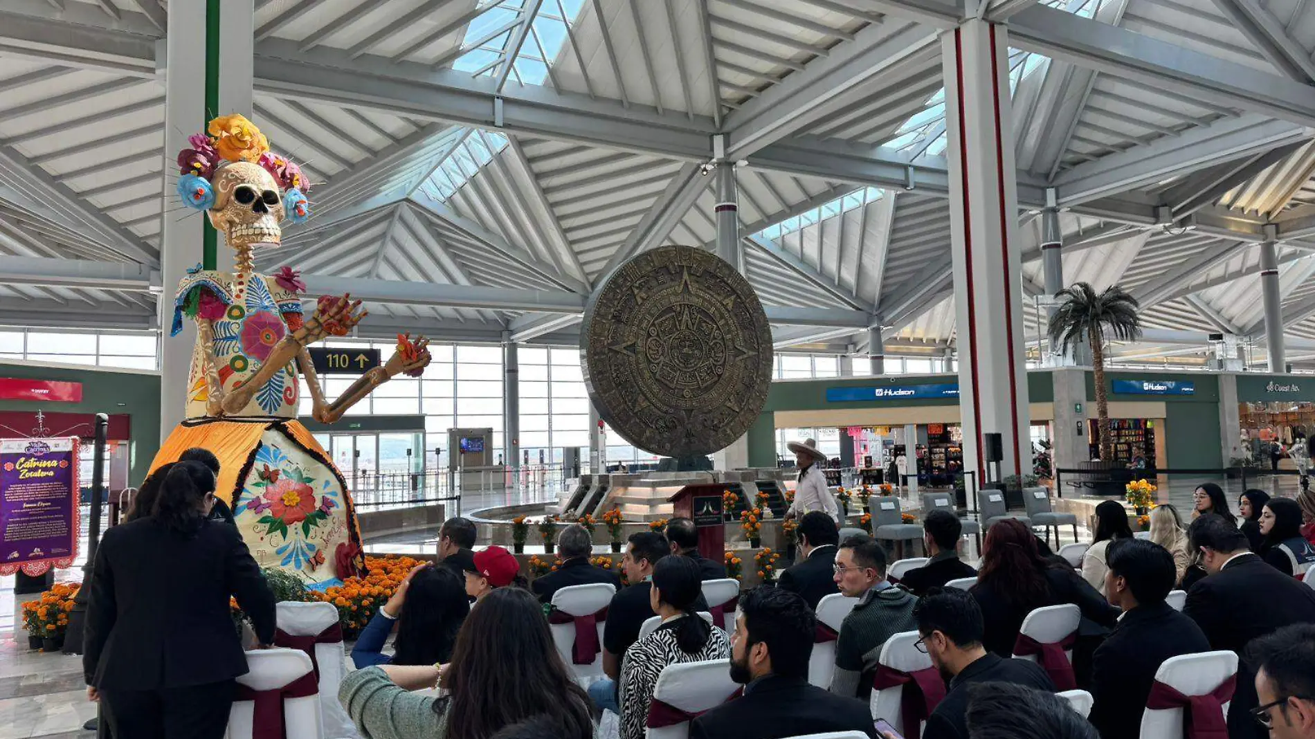 catrinas gigantes de Atlixco en aeropuertos de Puebla